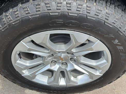 Certified 2024 Chevrolet Silverado 1500 LTZ AWD/4WD image 11
