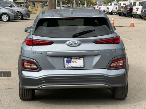 Used 2021 Hyundai Kona Limited w/ Cargo Package FWD image 5