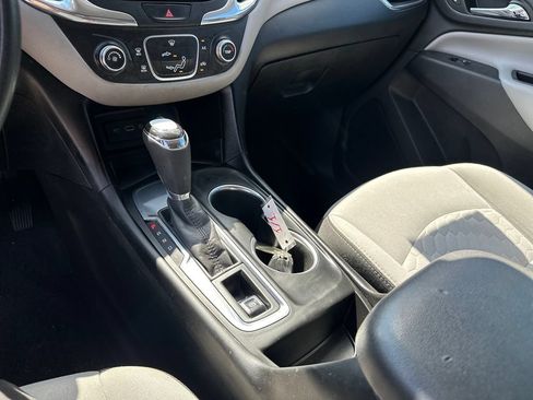 Used 2020 Chevrolet Equinox LS w/ LS Convenience Package FWD image 32