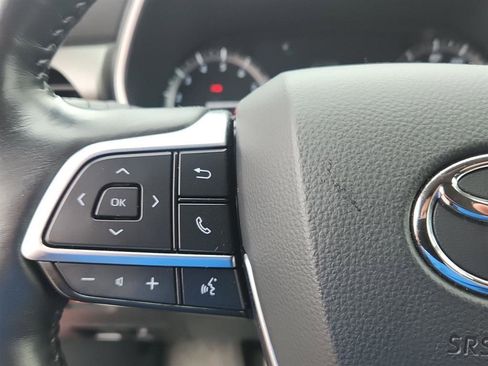 Used 2021 Toyota Highlander Limited image 15