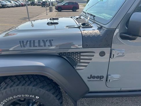 Used 2022 Jeep Wrangler Sport AWD/4WD image 12