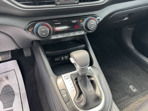 Used 2019 Kia Forte LXS FWD image 12