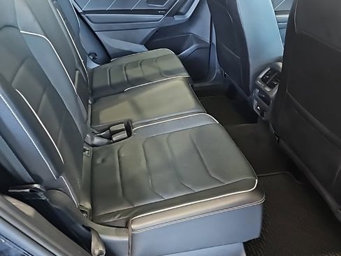 Used 2024 Volkswagen Tiguan SEL R-Line image 17