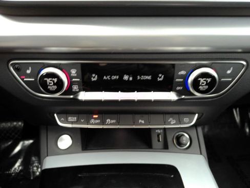 Used 2024 Audi Q5 2.0T Premium image 45