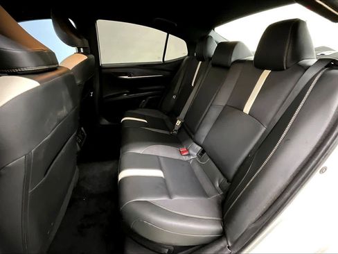 Used 2025 Toyota Camry SE w/ Convenience Package image 21