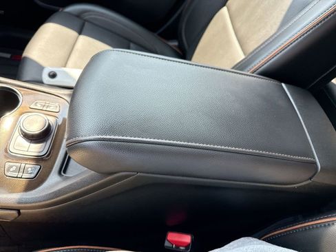 Used 2023 GMC Acadia AT4 w/ Technology Package image 20