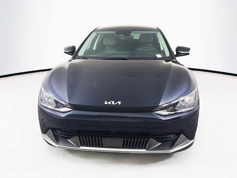 Used 2024 Kia EV6 Light RWD image 2