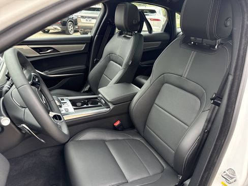 Used 2024 Jaguar XF R-Dynamic SE AWD/4WD image 10