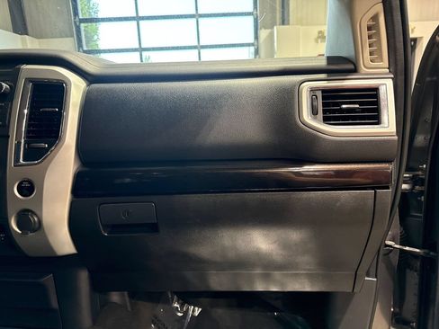 Used 2019 Nissan Titan SV AWD/4WD image 75