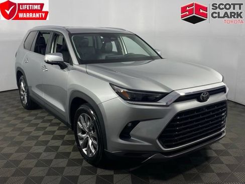 Used 2024 Toyota Grand Highlander FWD image 1