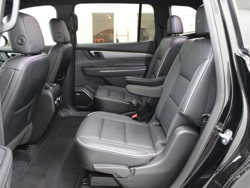 Used 2025 Buick Enclave Sport Touring image 8