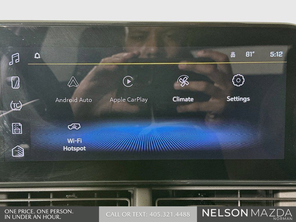 Used 2026 Chevrolet Trax RS w/ Sunroof Package FWD image 16