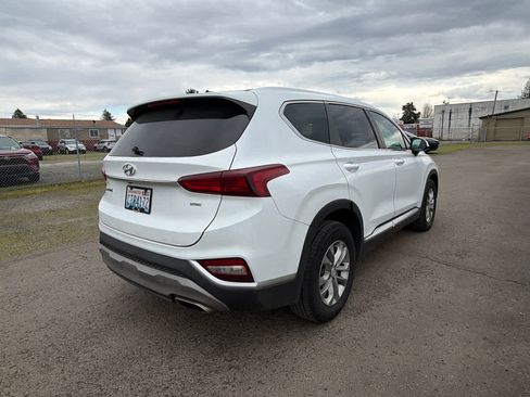 Used 2019 Hyundai Santa Fe SE image 4