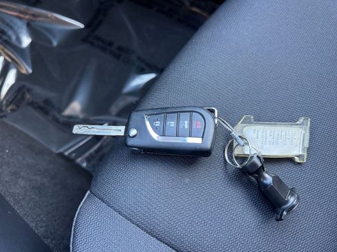 Used 2025 Toyota Corolla LE image 22