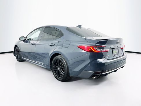 Used 2025 Toyota Camry SE w/ Convenience Package image 5