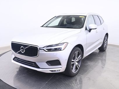 Used 2018 Volvo XC60 T6 Momentum w/ Advanced Package
