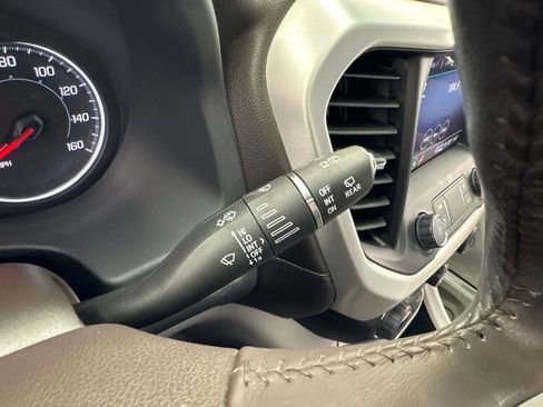 Used 2021 GMC Acadia SLT w/ Preferred Package FWD image 23