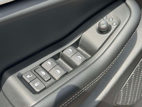 Used 2026 Jeep Grand Cherokee Altitude AWD/4WD image 17