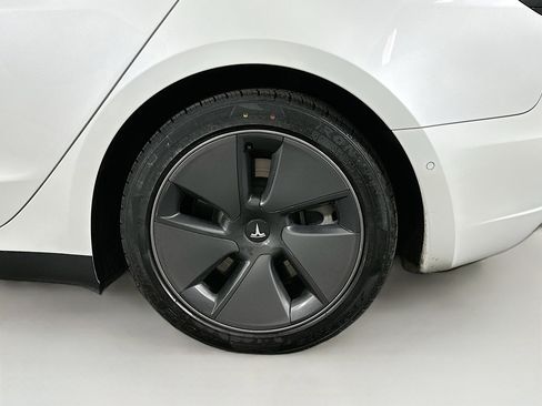 Used 2021 Tesla Model 3 Standard Range Plus image 11