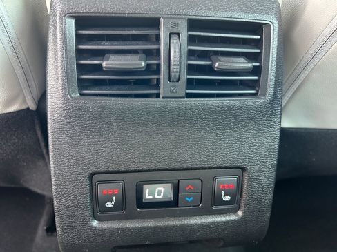 Used 2023 Mitsubishi Outlander SE AWD/4WD image 22