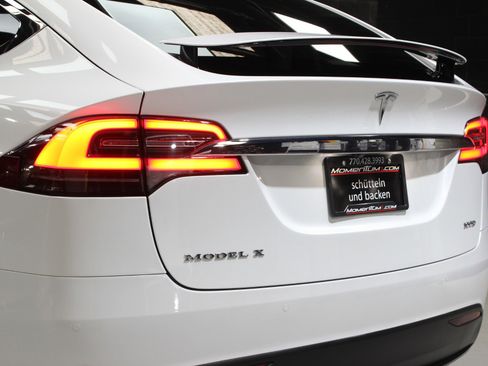 Used 2017 Tesla Model X 100D image 13