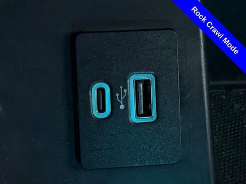 Used 2021 Ford F150 Lariat w/ Equipment Group 502A High image 19