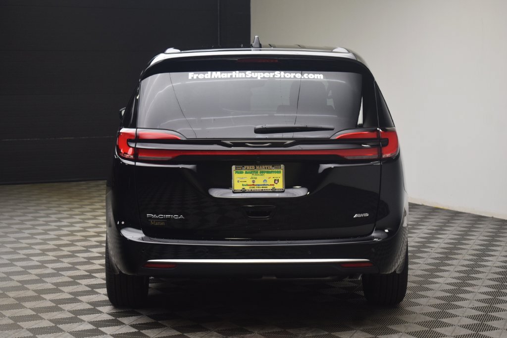 New 2027 Chrysler Pacifica Select AWD/4WD image 12