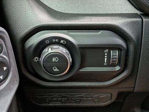 Used 2024 Jeep Gladiator Sport AWD/4WD image 17