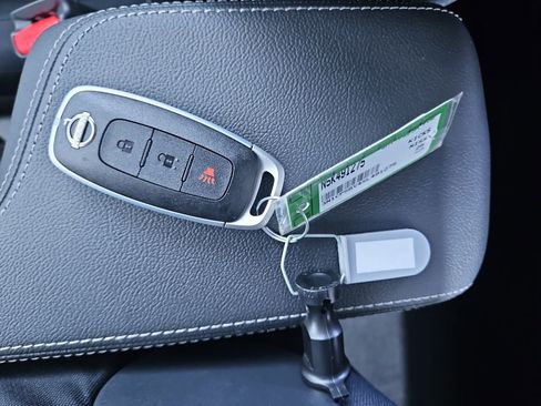 New 2025 Nissan Kicks Play S image 27