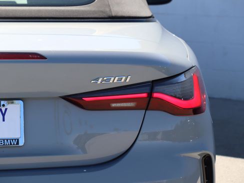 Used 2022 BMW 430i Convertible w/ M Sport Package image 7