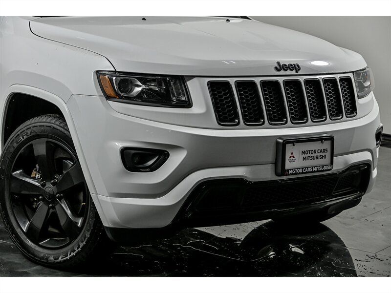 Used 2015 Jeep Grand Cherokee Altitude AWD/4WD image 2