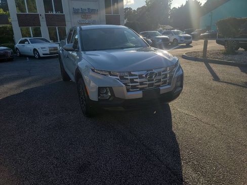 Used 2022 Hyundai Santa Cruz SEL AWD/4WD image 2