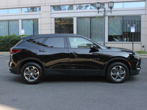 Used 2023 Chevrolet Blazer LT w/ Convenience Package FWD image 6
