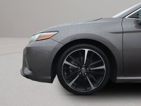 Used 2018 Toyota Camry XSE image 29