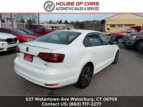 Used 2016 Volkswagen Jetta Sport image 5
