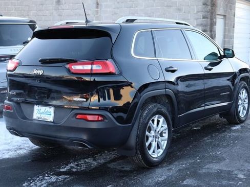 Used 2018 Jeep Cherokee Latitude Plus w/ Cold Weather Group image 4