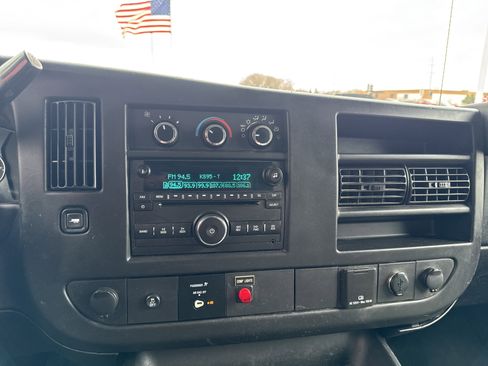 Used 2016 Chevrolet Express 3500 image 20