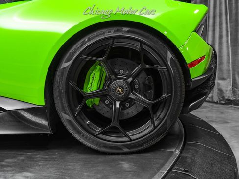 Used 2018 Lamborghini Huracan Performante AWD/4WD image 47