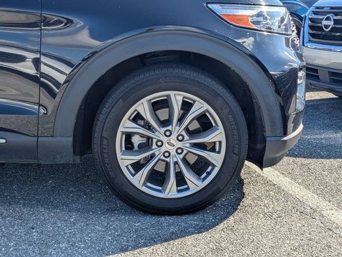 Used 2021 Ford Explorer Limited w/ Equipment Group 301A RWD image 9