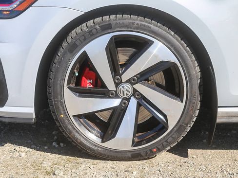 Used 2018 Volkswagen GTI SE image 6