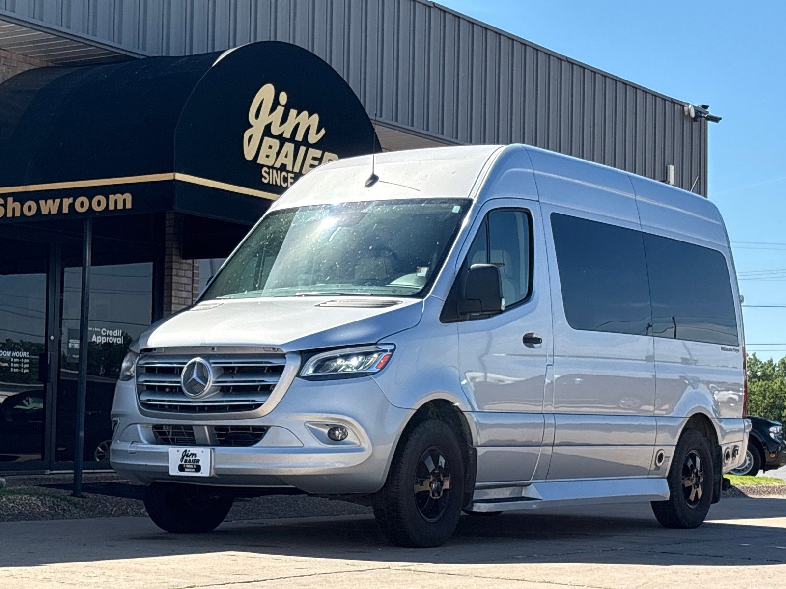 Used 2019 Mercedes-Benz Sprinter 144 image 1