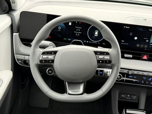 New 2025 Hyundai Ioniq 5 SEL image 15