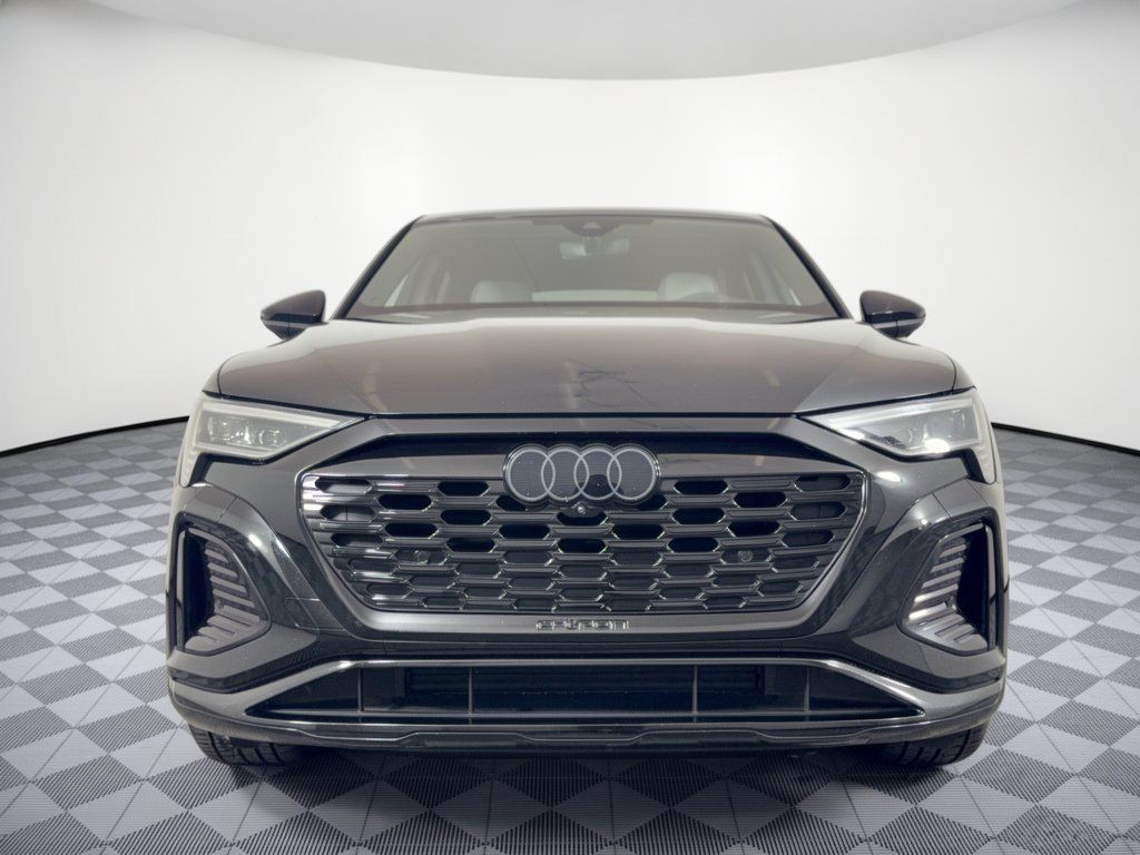 Used 2024 Audi Q8 e-tron Prestige AWD/4WD image 6