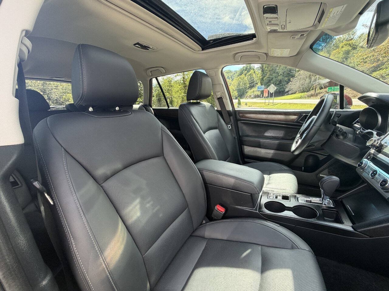 Used 2015 Subaru Outback 3.6R Limited AWD/4WD image 18