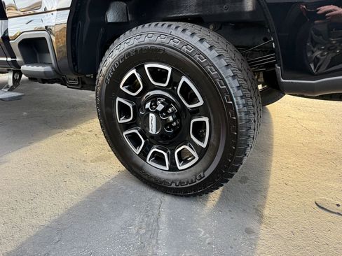 Used 2025 Ford F250 Platinum image 10