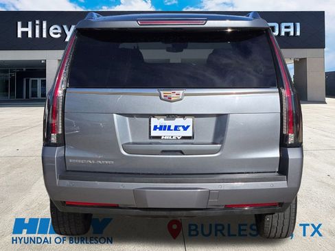 Used 2019 Cadillac Escalade Premium Luxury image 7