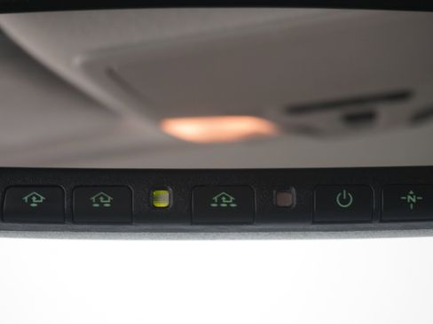 Used 2012 Toyota Sienna XLE w/ Entertainment Pkg FWD image 26