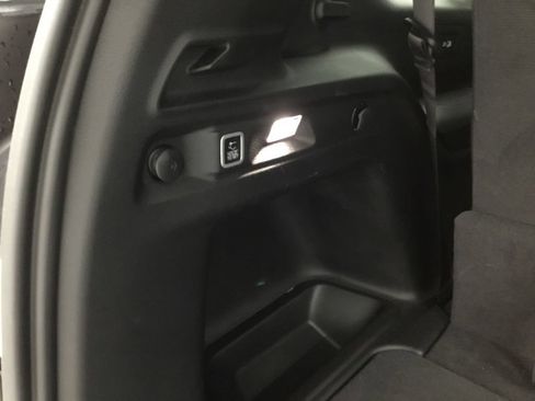 Used 2024 Jeep Grand Cherokee L Altitude AWD/4WD image 16