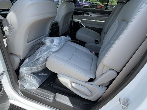 New 2026 Jeep Grand Wagoneer Limited AWD/4WD image 20
