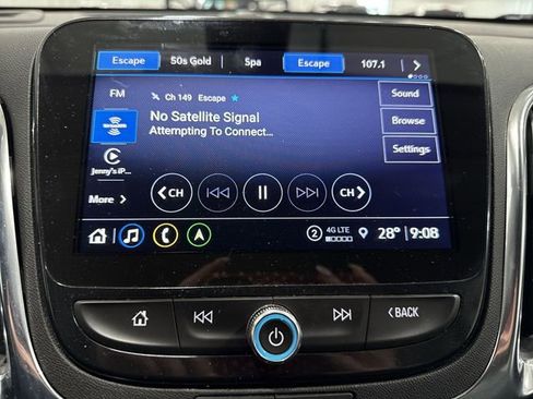 Used 2023 Chevrolet Equinox Premier image 8